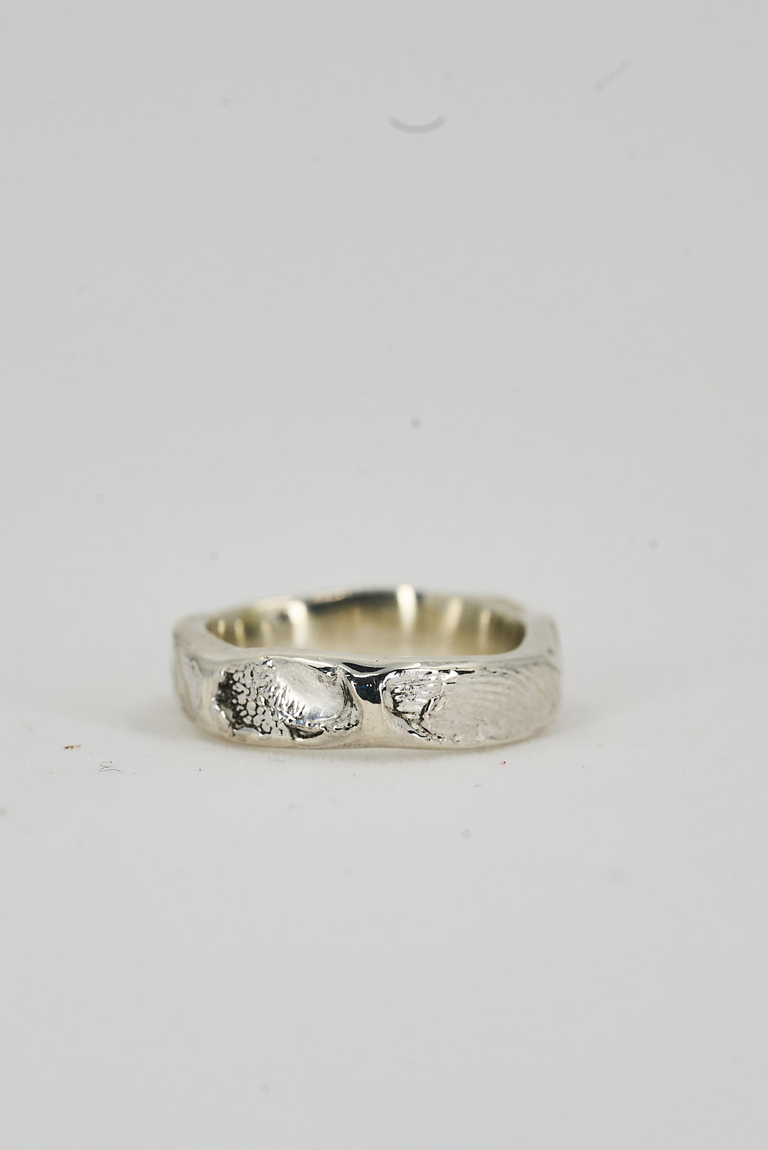 The Infinity — Multi-Fingerprint Ring